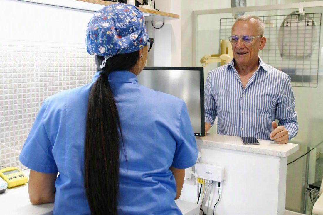 L'accoglienza in segreteria all'arrivo del paziente nello Studio Dentistico Corona
